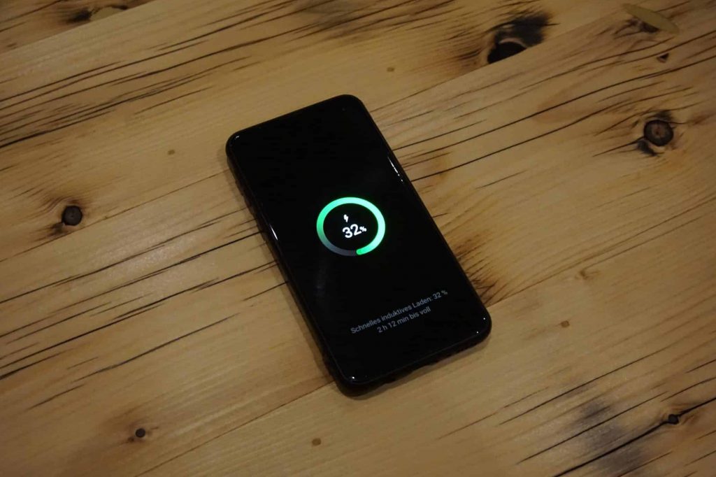 Induktives Laden (Couchtisch)